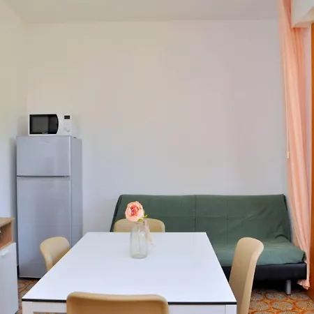 アパート Peaceful Flat With Big Balcony - Beahost ビビオーネ